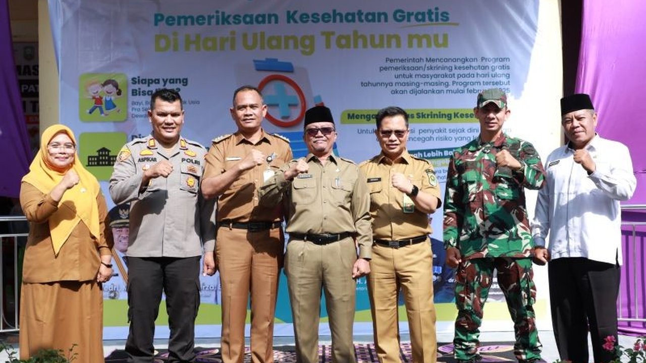 Pemerintah Kabupaten Siak, Riau, memberikan layanan pemeriksaan kesehatan gratis kepada warga yang berulang tahun sebagai bagian dari program Indonesia Emas 2045, dengan ratusan warga memanfaatkan program tersebut.