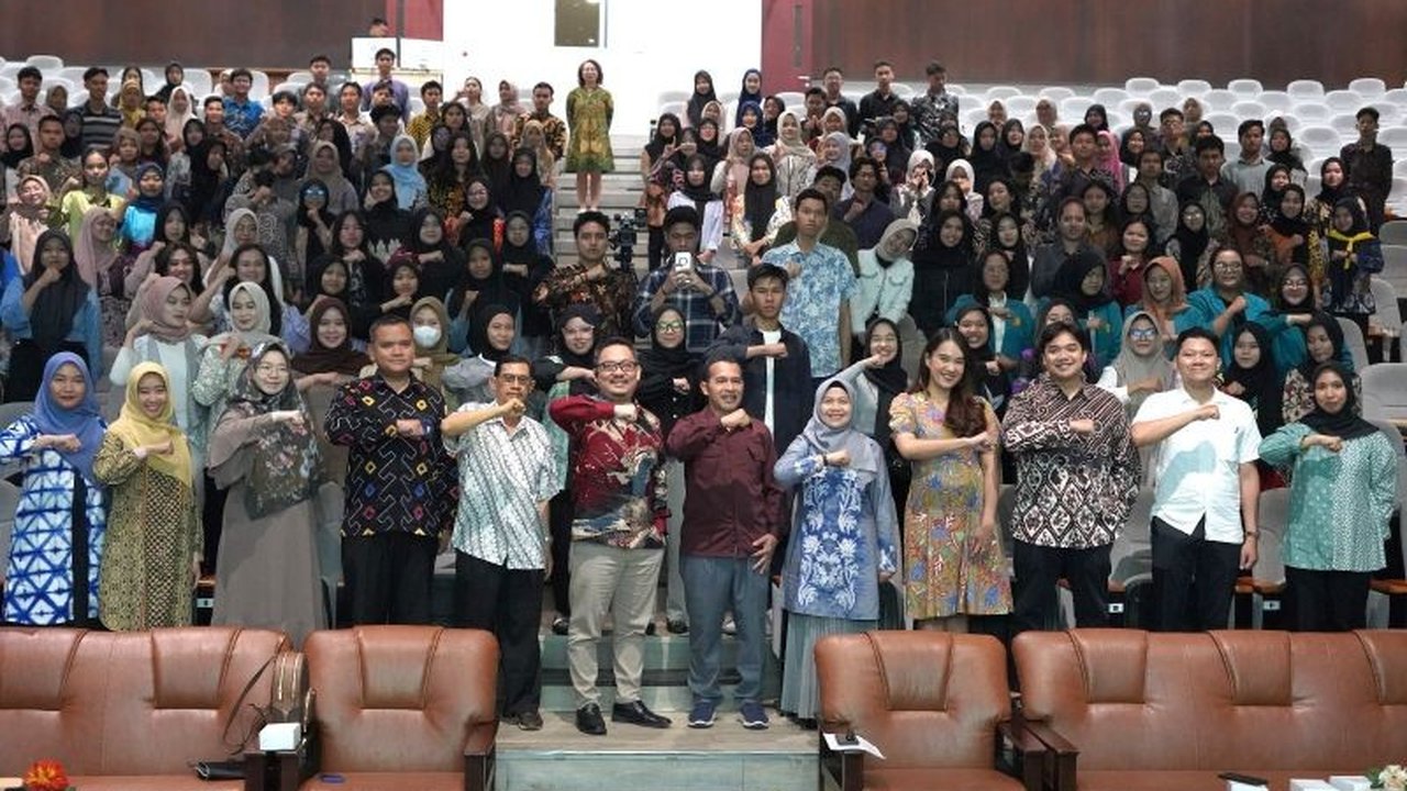 Indonesia Financial Group (IFG) melalui IFG Progress menjalankan program Campus Visit untuk meningkatkan literasi keuangan generasi muda Indonesia, terutama dalam hal pemahaman dan pengelolaan keuangan digital serta produk asuransi.
