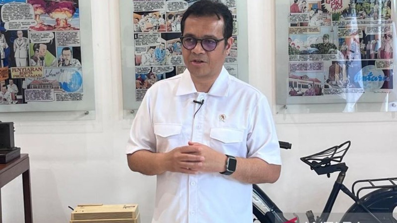 Kementerian Kominfo telah menghubungi Google terkait kesalahan informasi kurs Rupiah terhadap dolar AS di Google Pencarian; Google menyatakan telah memperbaiki kesalahan tersebut setelah berkoordinasi dengan penyedia data.