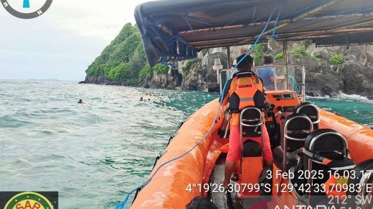 11 ABK KM Rajawali Perkasa Selamat Setelah Kapal Karam di Laut Banda