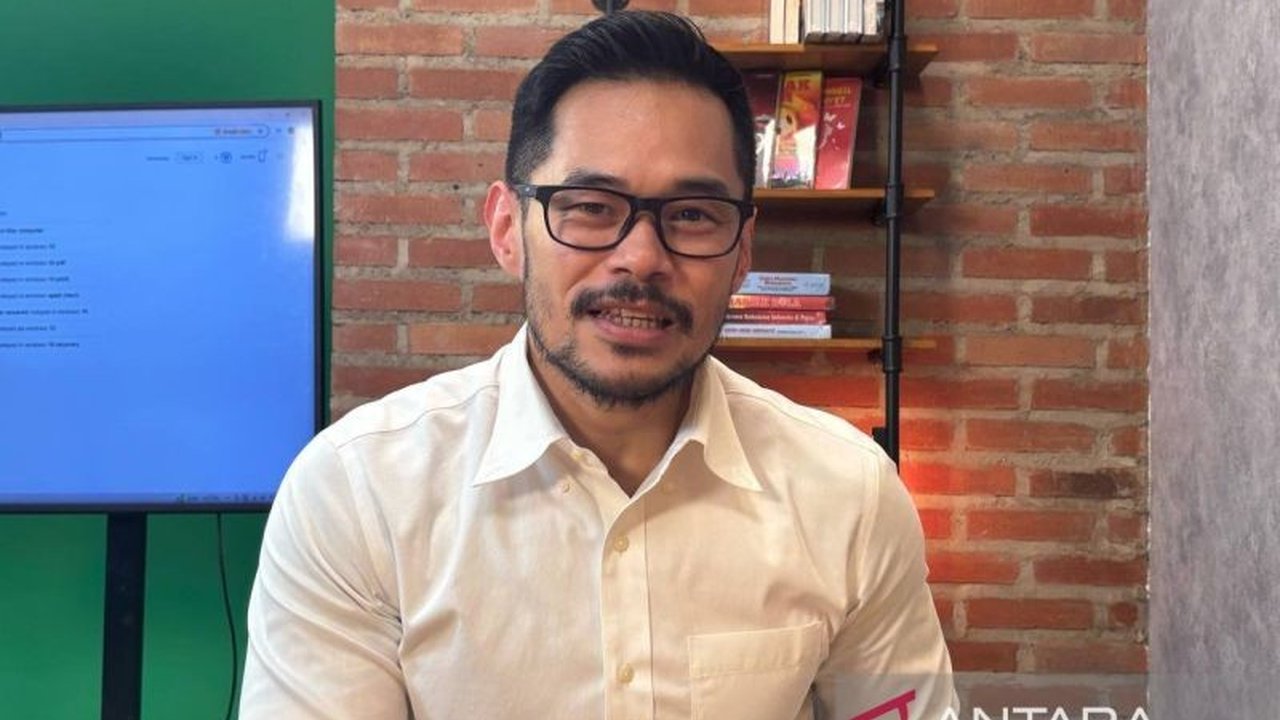 Pelatih kebugaran Jansen Ongko memberikan panduan olahraga selama Ramadhan, menyarankan pengurangan intensitas dan durasi latihan, serta pentingnya menjaga asupan makanan dan istirahat.