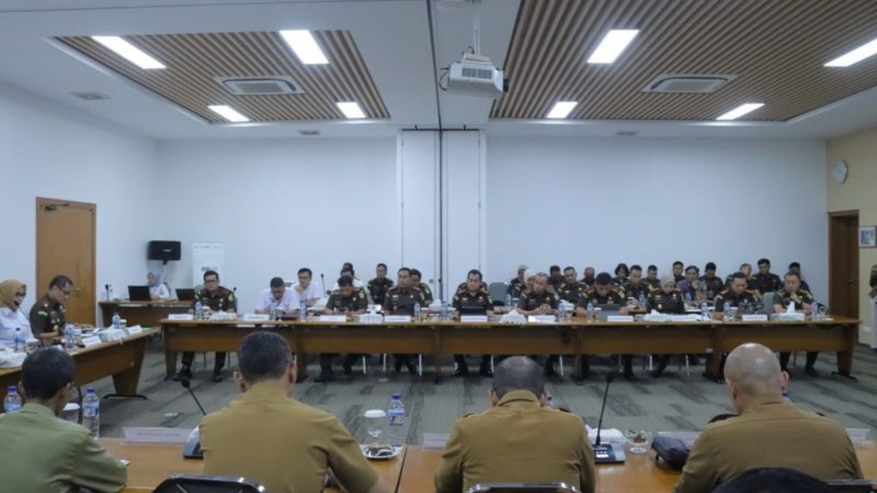 Pemerintah daerah se-Bangka Belitung dan PT Timah berkolaborasi merancang aturan tata kelola kemitraan penambangan timah untuk meningkatkan perekonomian dan kesejahteraan masyarakat, sekaligus menekan aktivitas tambang ilegal.