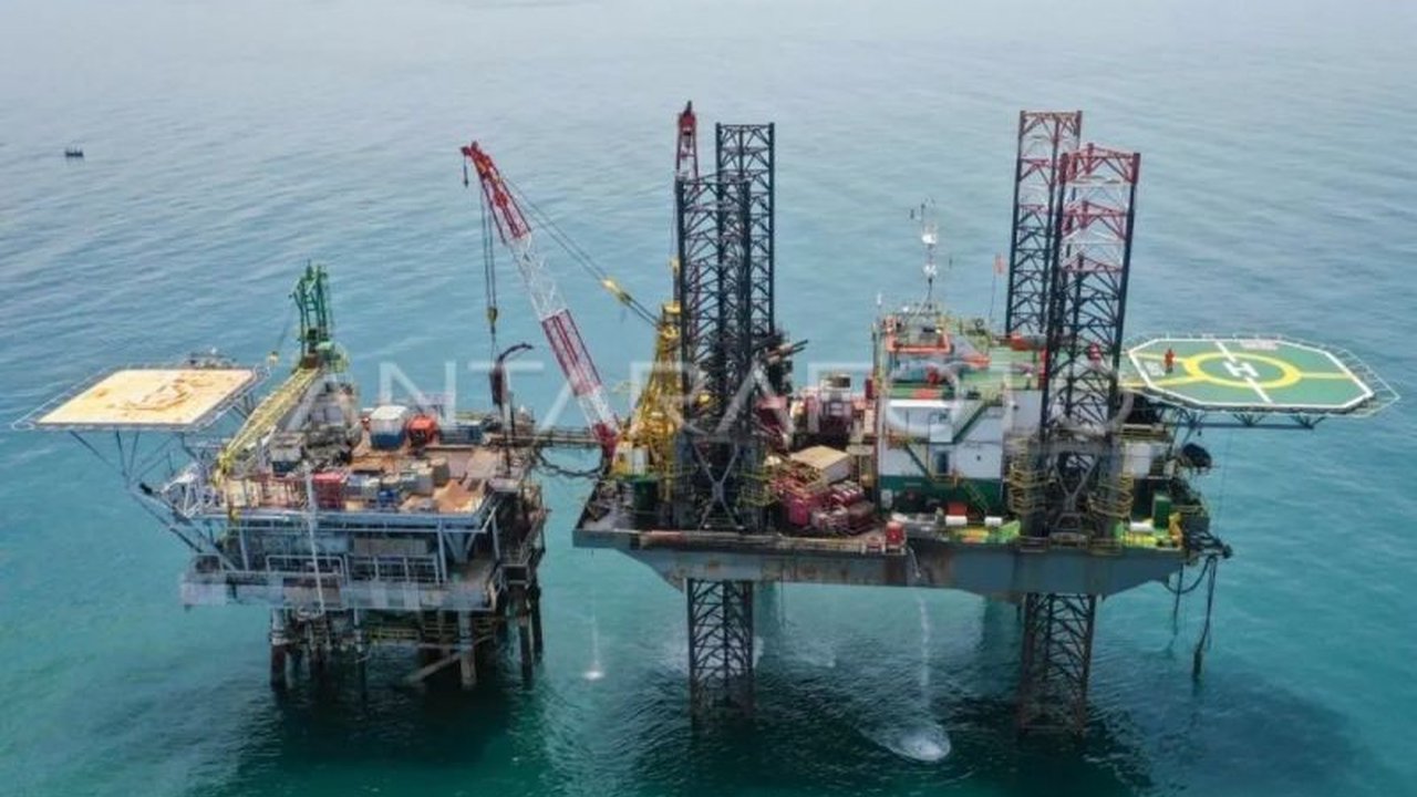 Kementerian Kelautan dan Perikanan (KKP) telah menerbitkan 298 KKPRL untuk mendukung percepatan produksi minyak dan gas (migas) nasional, hasil sinergi dengan Kementerian ESDM dan SKK Migas untuk efisiensi perizinan dan investasi.