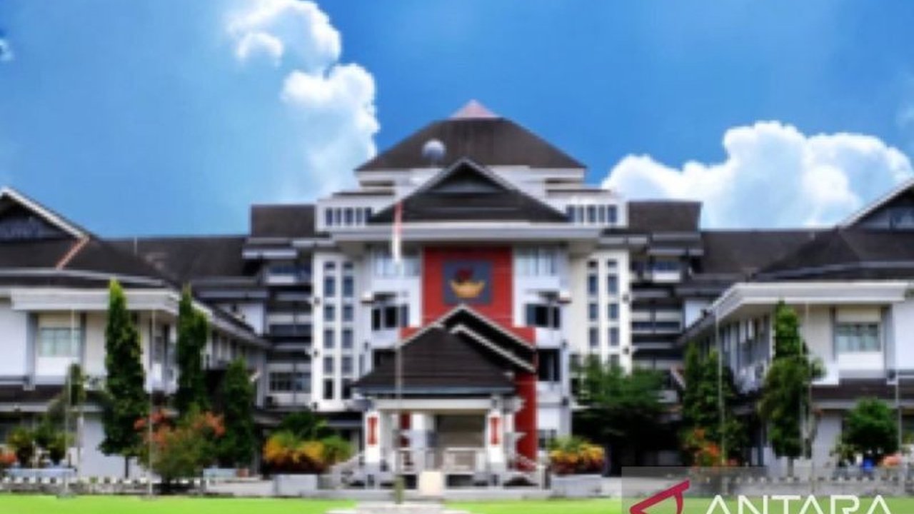 Universitas Pattimura (Unpatti) berkomitmen bertransformasi untuk mencetak SDM berkualitas dan menjadikan Maluku sebagai pusat unggulan kepulauan dan maritim menuju Indonesia Emas 2045.