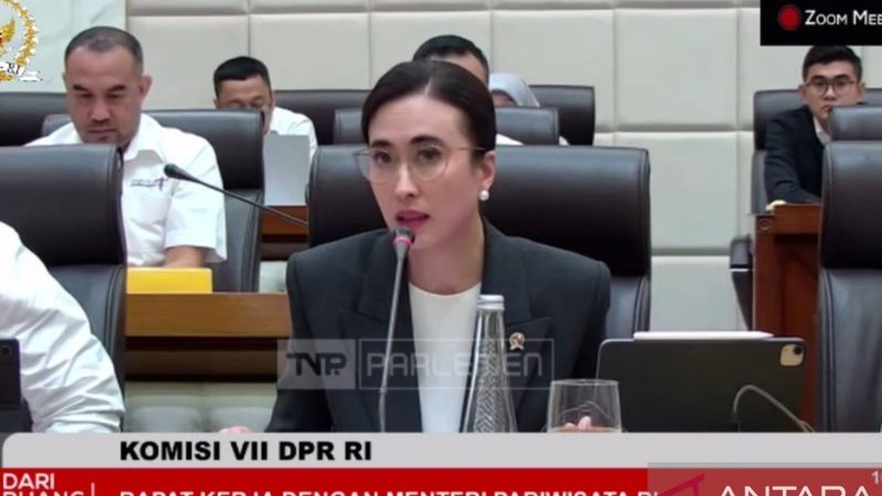 Pariwisata Indonesia: Pendidikan dan Budaya sebagai Pilar Utama