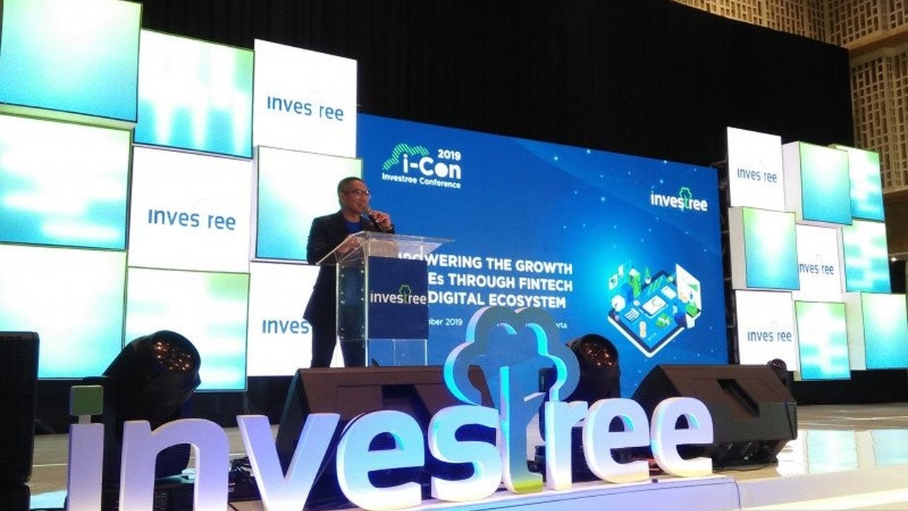 Otoritas Jasa Keuangan (OJK) mencabut izin usaha empat perusahaan fintech peer-to-peer lending (P2P lending) dan memberikan 661 sanksi sepanjang tahun 2024,  dengan fokus pada penegakan hukum dan perlindungan konsumen.