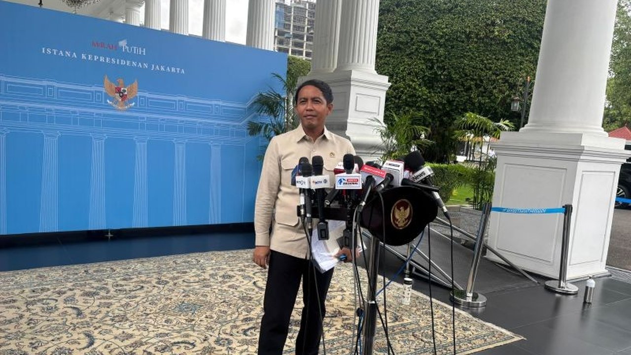 Menteri Kehutanan menjelaskan bahwa Satgas Penertiban Kawasan Hutan yang baru dibentuk, dipimpin oleh Menhan Sjafrie Sjamsoeddin,  akan berpedoman pada Pasal 33 UUD untuk menertibkan kawasan hutan dan memaksimalkan fungsi lahan.