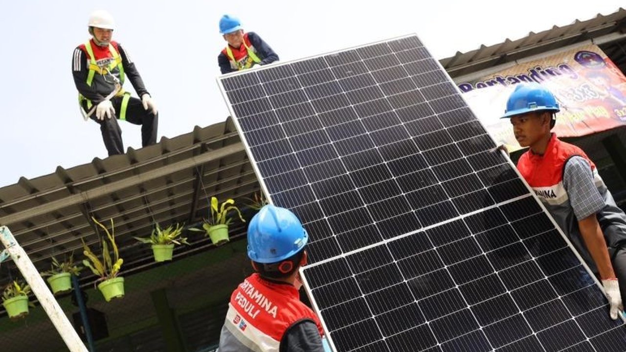 Pertamina membangun 159 Desa Energi Berdikari (DEB) hingga 2024 untuk mendukung swasembada energi dan pangan di Indonesia,  memberikan dampak positif bagi ekonomi dan lingkungan di berbagai desa.