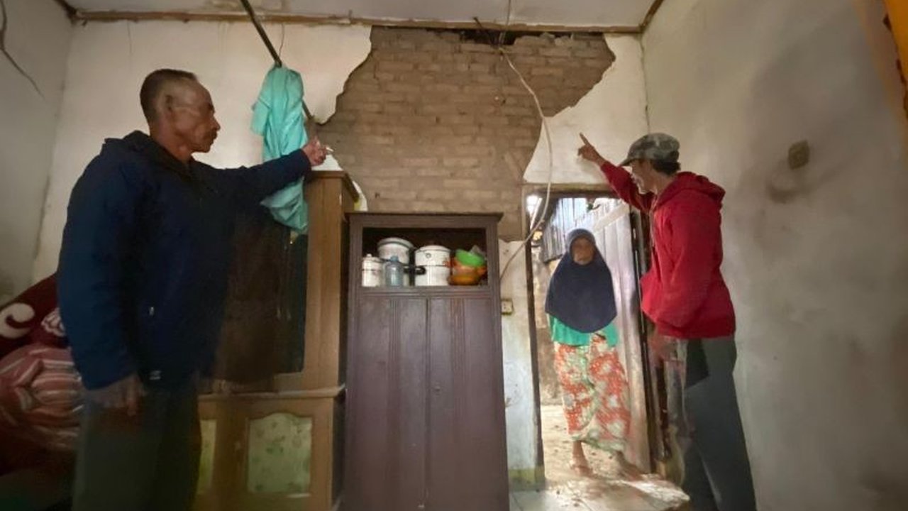 BNPB telah menyalurkan Rp2,6 miliar untuk 134 korban gempa Garut yang rumahnya rusak, dengan pencairan bertahap guna memastikan dana digunakan tepat sasaran.