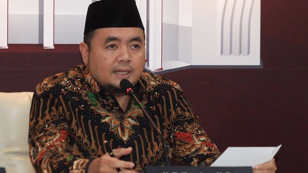 KPU melaporkan 183 petugas ad hoc Pilkada 2024 meninggal dan 479 sakit selama periode Mei 2024 hingga Januari 2025; KPU memberikan santunan kepada keluarga petugas yang meninggal.