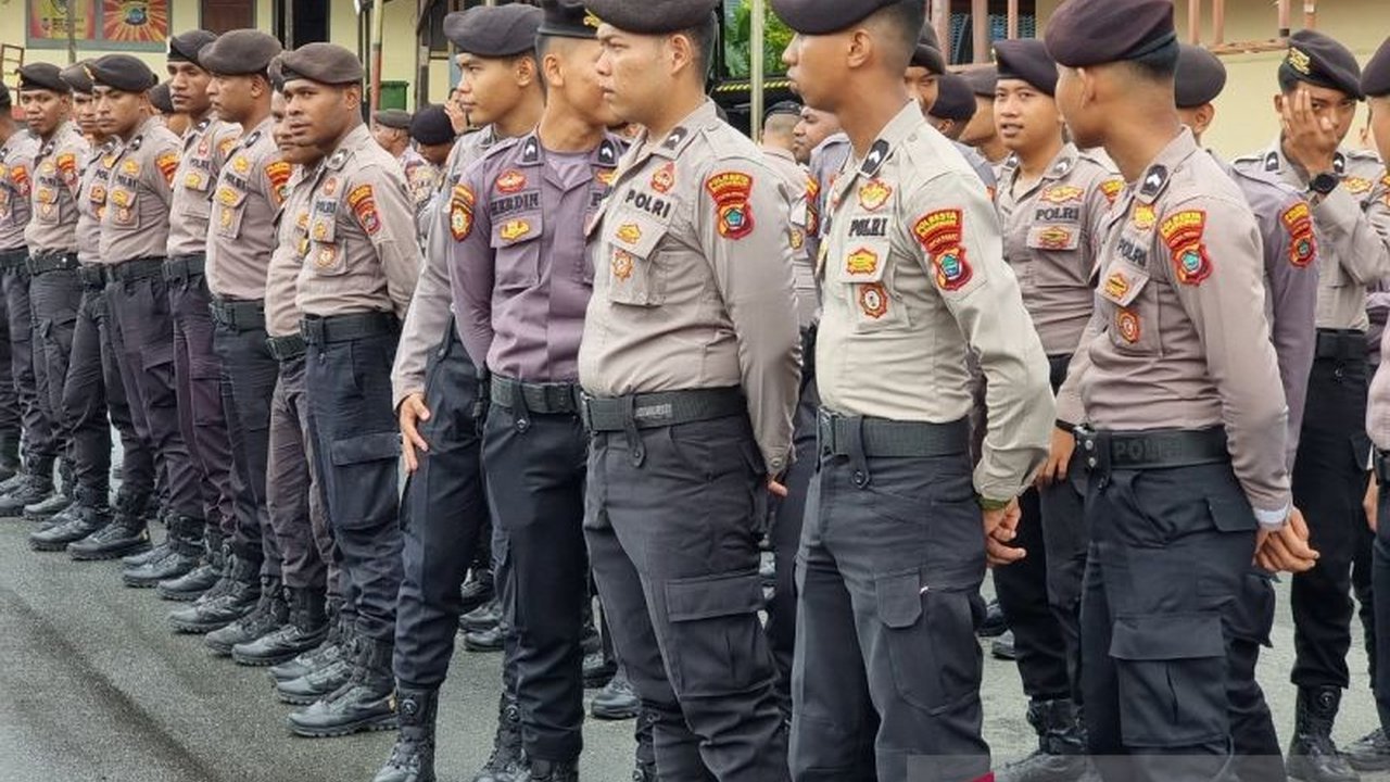 Polresta Manokwari meningkatkan patroli dan koordinasi dengan berbagai pihak untuk menjaga keamanan dan ketertiban masyarakat menjelang putusan Mahkamah Konstitusi terkait sengketa Pilkada 2024.