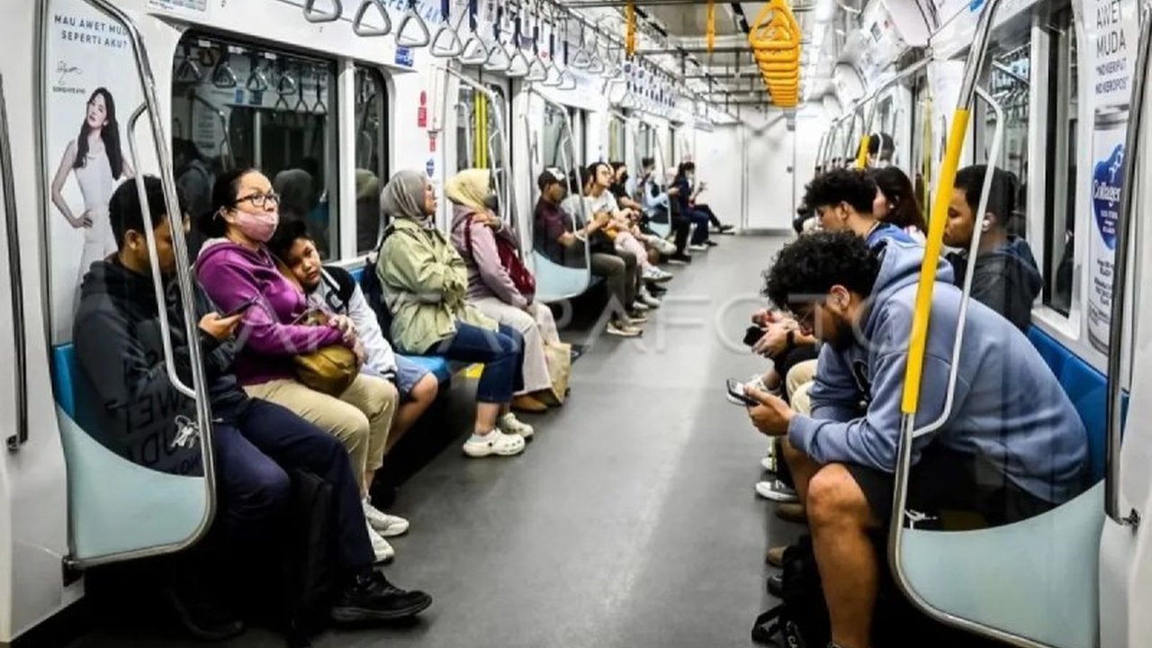 Naiknya Penumpang MRT dan LRT Jakarta di Desember 2024
