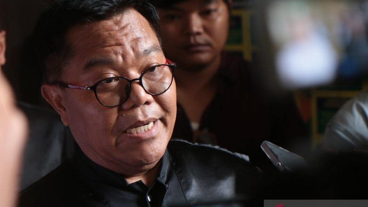 Sidang lanjutan kasus pelecehan seksual di Mataram memeriksa dua rekan korban yang memberikan kesaksian berbeda dengan keterangan korban sebelumnya, menimbulkan pertanyaan baru terkait kronologi kejadian.