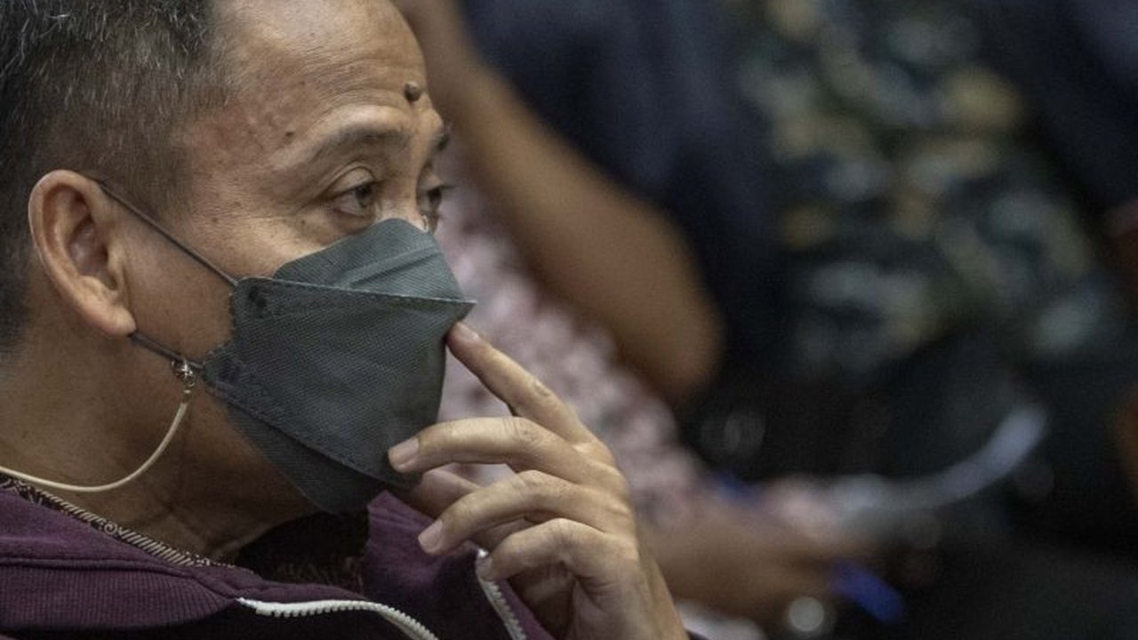 Direktur Utama PT Loco Montrado, Siman Bahar, dipanggil KPK untuk diperiksa terkait kasus dugaan korupsi pengolahan anoda logam antara PT Antam dan PT Loco Montrado, menyusul vonis 6,5 tahun penjara terhadap mantan General Manajer PT Antam, Dody Martimban