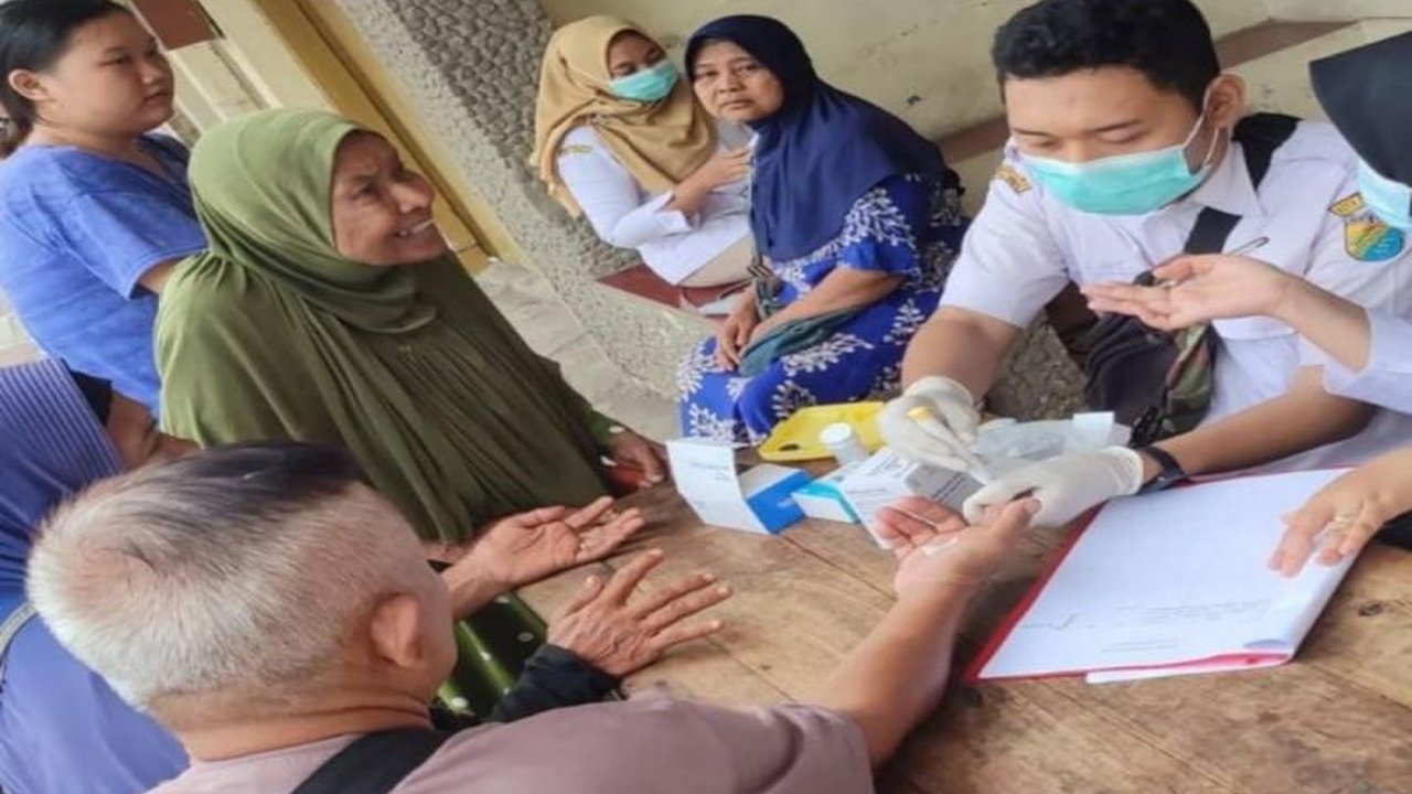 Pemerintah Kota Pekalongan mengadakan pemeriksaan kesehatan gratis untuk warga pada Februari 2025, sebagai bagian dari program kesehatan nasional dan mendeteksi penyakit sejak dini.