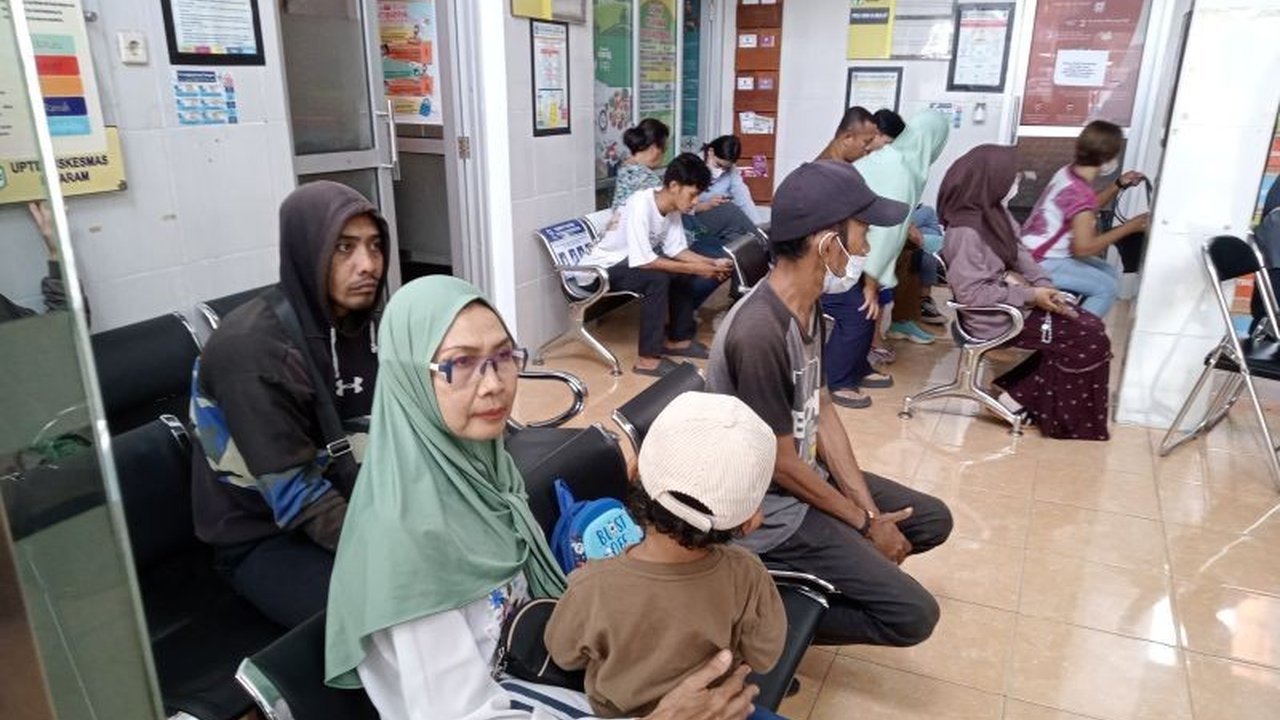Dinas Kesehatan Kota Mataram meluncurkan program pemeriksaan kesehatan gratis bagi warga yang berulang tahun pada Februari 2025, sebagai upaya deteksi dini penyakit dan peningkatan pola hidup sehat.
