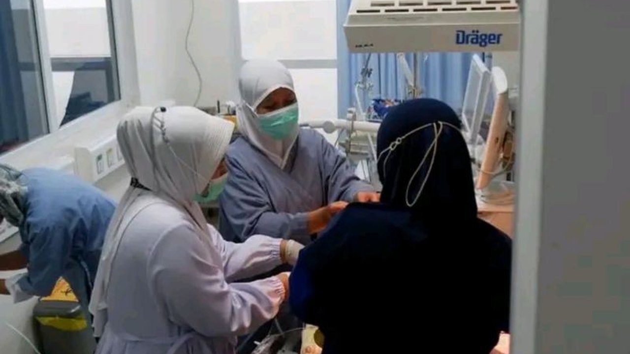 RSUD Selong, Lombok Timur, NTB, akan mulai melayani pemasangan ring jantung pada Oktober 2025, setelah menyelesaikan persiapan sarana prasarana dan menambah dokter spesialis.