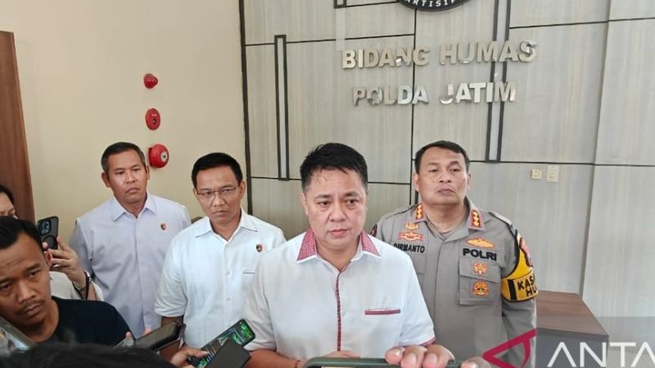 Polisi Jawa Timur menetapkan tersangka mutilasi wanita dalam koper sebagai psikopat narsistik berdasarkan hasil pemeriksaan psikologi forensik, yang menjelaskan perilaku antisosial dan kurangnya empati tersangka.