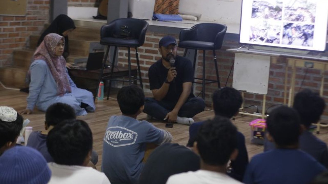 PFI Bogor menggelar program 'Goes to School', mengajak siswa belajar fotografi,  meningkatkan apresiasi seni dan keterampilan di kalangan pelajar Bogor.