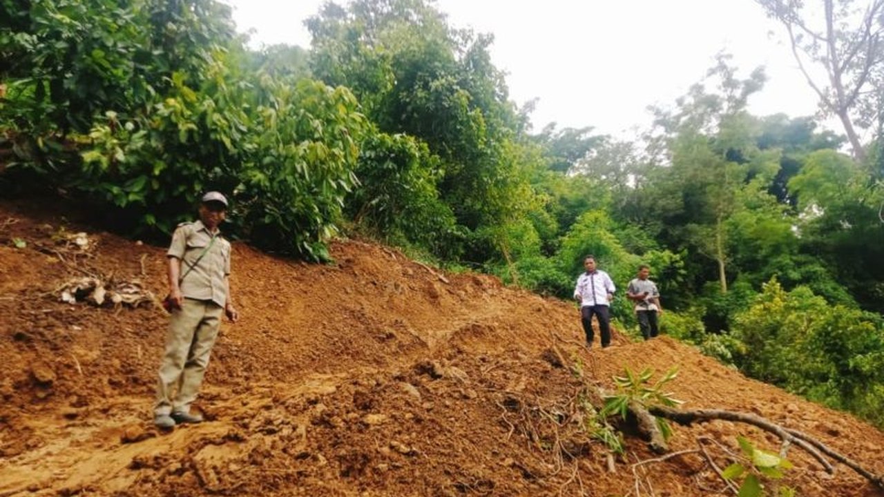 Longsor di Manggarai Timur: Penanganan Jalan Lewurla-Lempang Paji