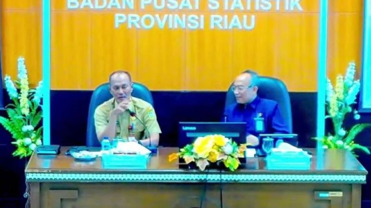 Provinsi Riau mengalami deflasi 0,02 persen pada Januari 2025, disebabkan terutama oleh diskon tarif listrik dan penurunan harga beberapa komoditas makanan, meskipun inflasi tahunan mencapai 1,12 persen.