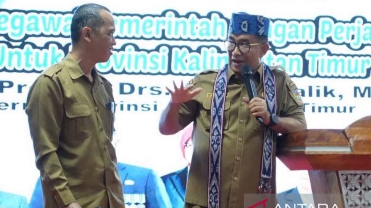 Penjabat Gubernur Kaltim, Akmal Malik, mengajak guru memanfaatkan teknologi dalam pembelajaran dan mendorong peningkatan kualitas SDM untuk mendukung pembangunan Ibu Kota Nusantara (IKN).