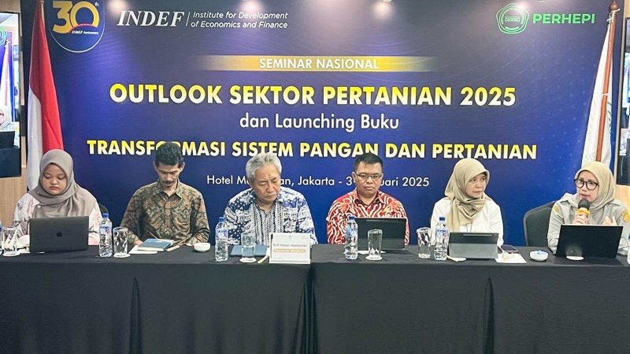 Perum Bulog gencar menyerap beras dalam negeri untuk memenuhi target 3 juta ton guna menjamin stok cadangan beras pemerintah tetap aman dan stabil, meskipun capaian hingga akhir Januari 2025 masih terbatas.