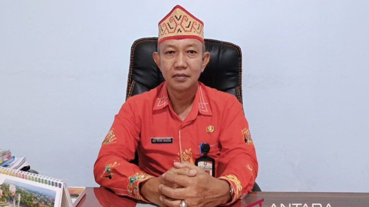 Pemkab Kotawaringin Timur berhasil menyelesaikan target perekaman e-KTP tahun 2024 dengan capaian 100,05 persen, melampaui target nasional dan menjadi satu-satunya di Kalteng yang tuntas.