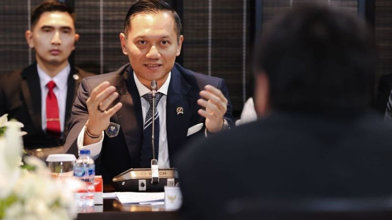 Menko AHY tegaskan komitmen pemerintah untuk perkuat pembangunan infrastruktur lewat skema pembiayaan inovatif dan kerjasama internasional guna dorong pertumbuhan ekonomi dan pemerataan pembangunan di Indonesia.