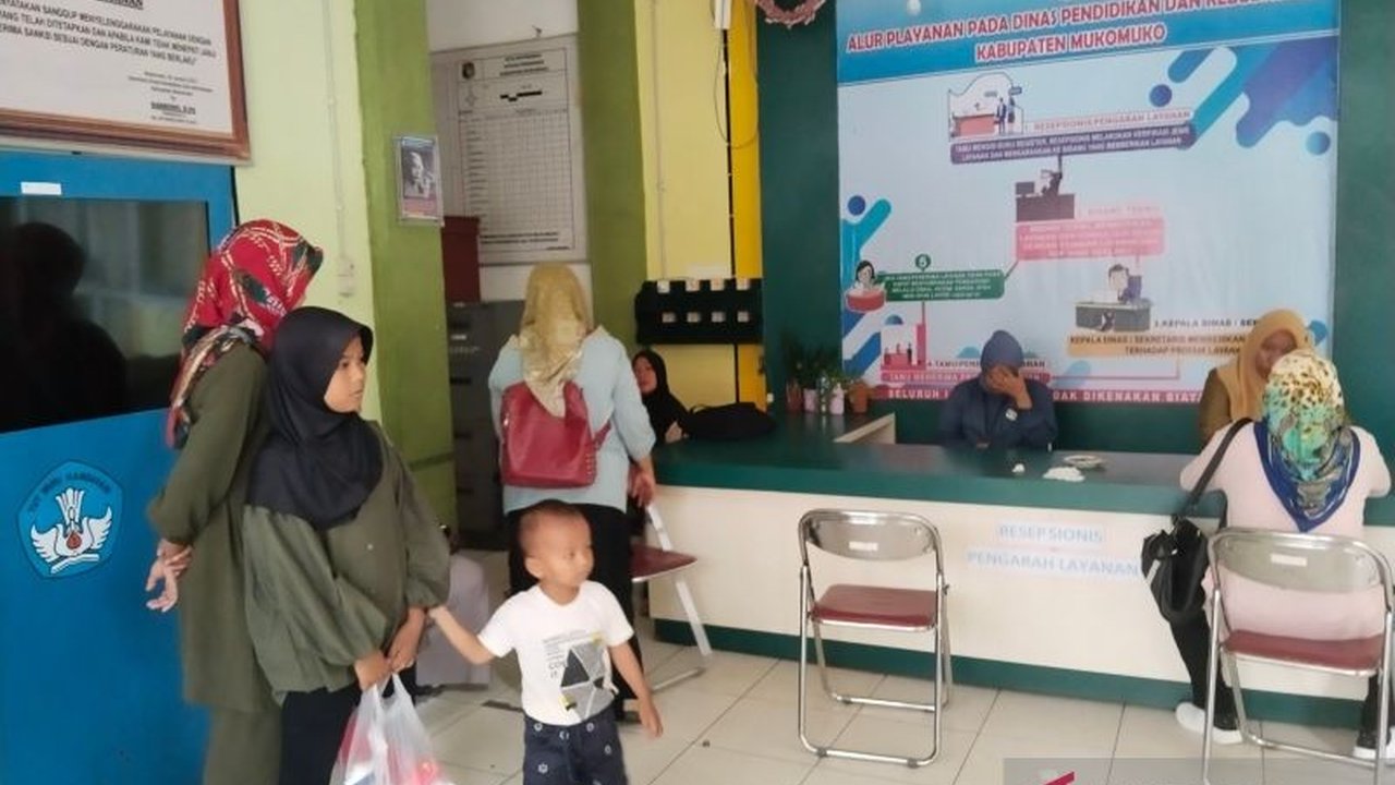 Pemerintah Kabupaten Mukomuko, Bengkulu, mengusulkan 34.328 siswa dari PAUD, SD, dan SMP sebagai penerima Program Makan Bergizi Gratis (MBG), dengan penundaan pelaksanaan dan dukungan dana APBD.