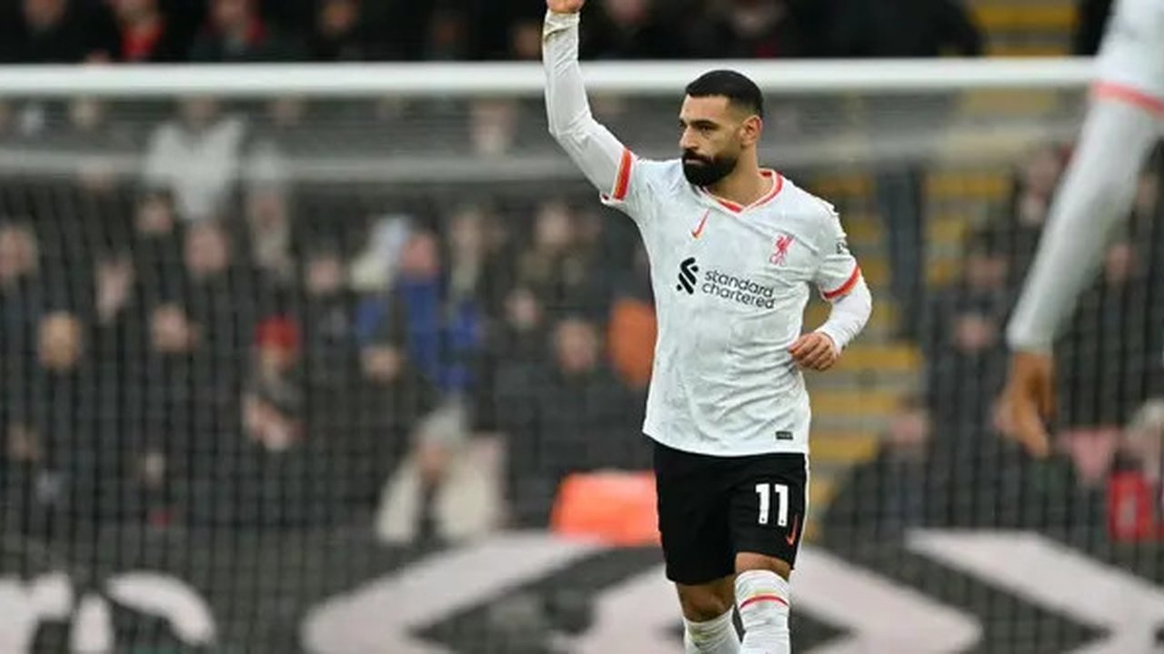 Liverpool meraih kemenangan 2-0 atas Bournemouth pada laga pekan ke-24 Premier League di Vitality Stadium, Sabtu (01/02/2025) malam WIB. Sepasang gol kemenangan The Reds disarangkan M