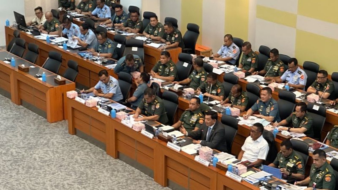 Komisi I DPR menyetujui hibah dua kapal patroli dari Jepang untuk memperkuat keamanan maritim Indonesia, khususnya pengawasan di delapan titik sempit perairan Indonesia.