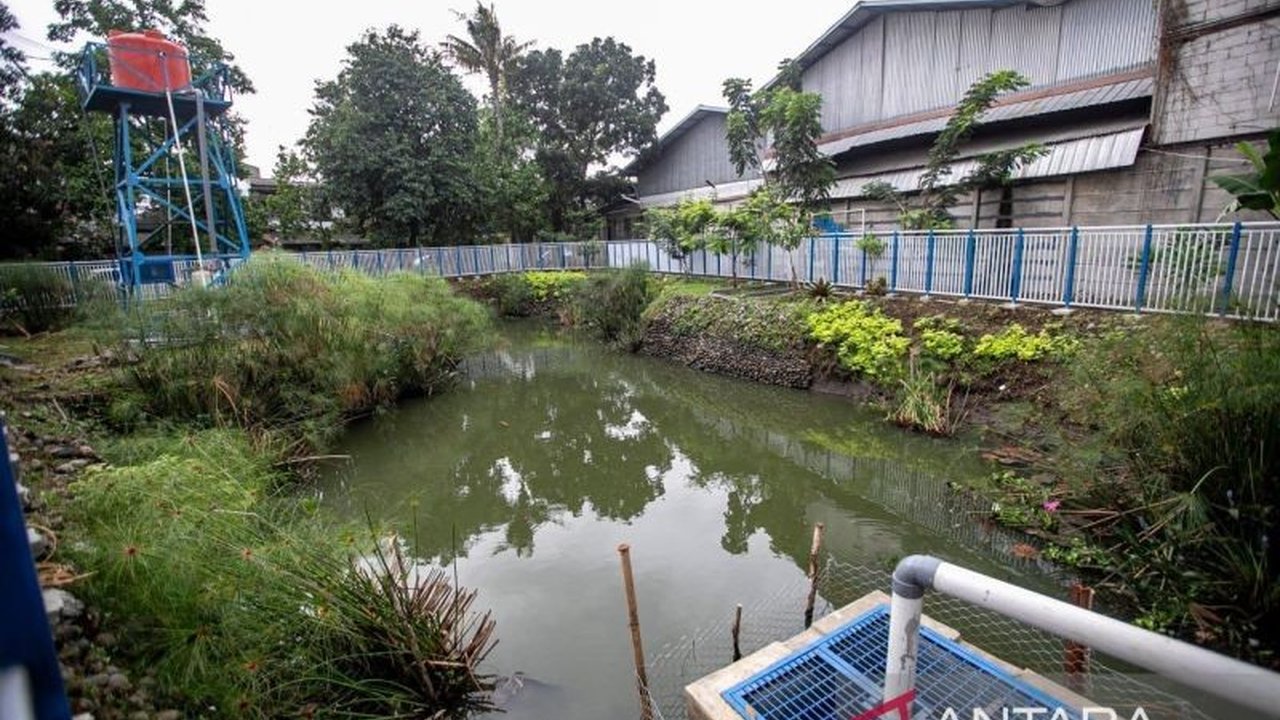 Pemerintah Kota Bandung memastikan 25 rumah pompa air berfungsi optimal untuk mengurangi genangan selama musim hujan, meskipun tantangan drainase masih ada.