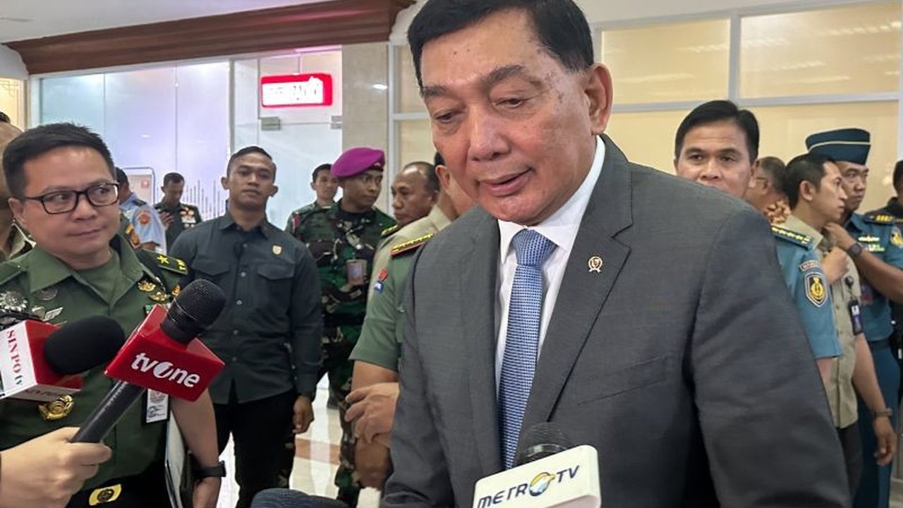 Menhan Sjafrie Sjamsoeddin mengakui rendahnya gaji TNI menjadi perhatian pemerintah, hal ini diungkapkan sebagai respon atas minimnya minat masyarakat untuk bergabung menjadi anggota TNI.