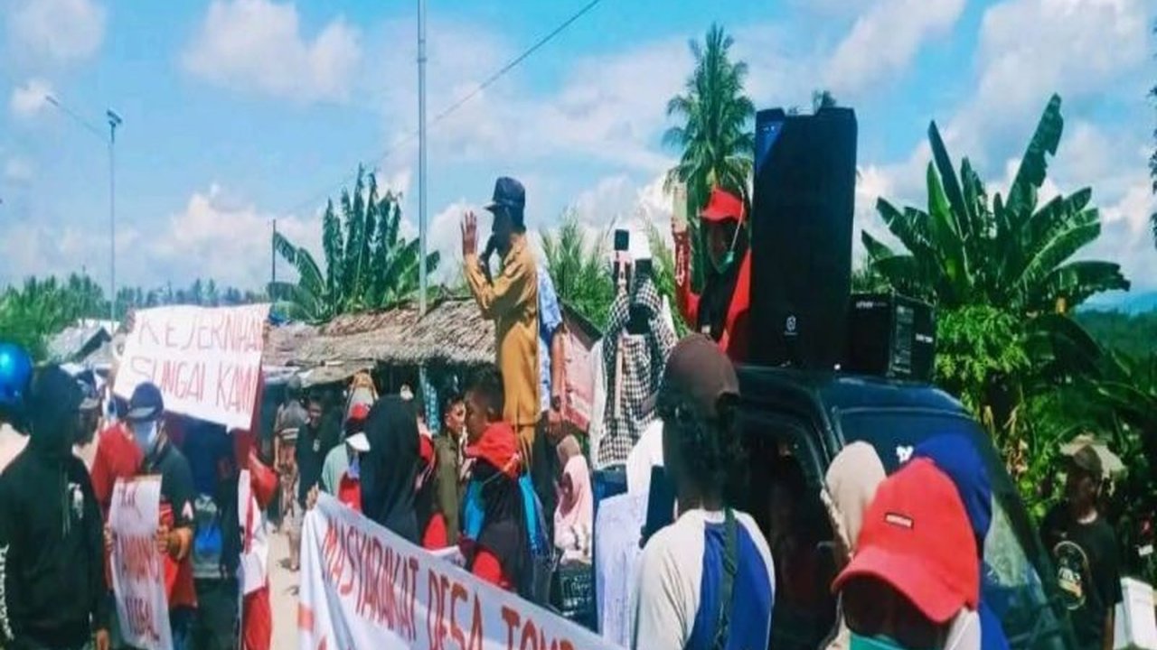 unjuk rasa penolakan tambang emas ilegal di Parigi Moutong, Sulawesi Tengah, berlangsung damai dan menghasilkan delapan poin tuntutan dari Forum Kepala Desa.