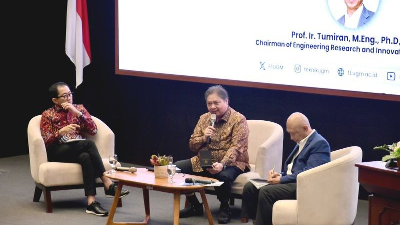 Menko Airlangga Hartarto mengajak kampus berperan aktif dalam hilirisasi untuk ketahanan energi nasional, termasuk penguasaan teknologi kendaraan listrik dan semikonduktor, serta mendorong sinergi dengan industri dan pemerintah.