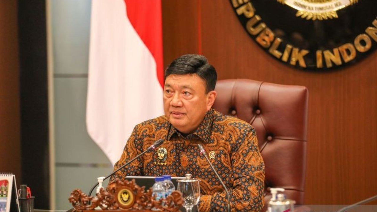 Menko Polkam Budi Gunawan memastikan pengawasan ketat terhadap distribusi LPG 3 kg untuk mencegah kelangkaan dan penimbunan, serta mengajak masyarakat untuk ikut berpartisipasi.