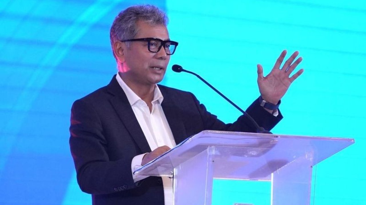 Direktur Utama BRI, Sunarso, menegaskan fundamental BRI tetap solid dan mampu menjaga profitabilitas meski menghadapi tantangan ekonomi, ditopang rasio kecukupan modal (CAR) yang tinggi dan pengelolaan aset yang baik.