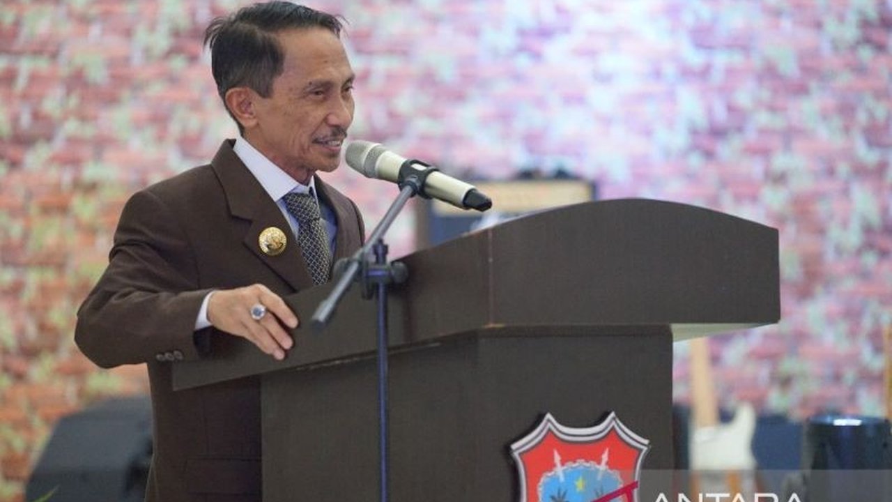 Bupati Gorontalo, Nelson Pomalingo, mengapresiasi partisipasi masyarakat dalam membayar zakat yang mendukung program rumah layak huni Baznas, dengan total 12.000 rumah telah dibangun dalam sembilan tahun terakhir.