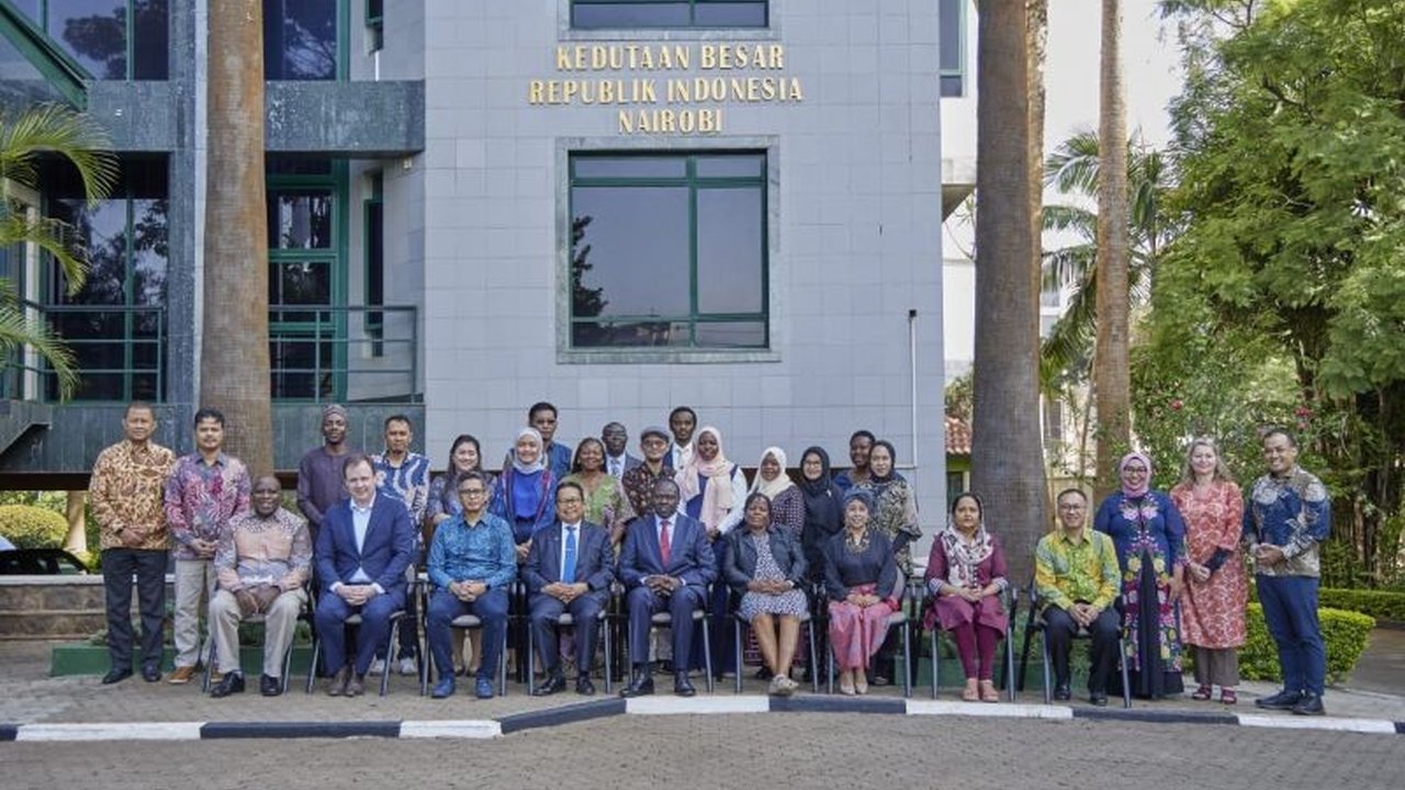 Indonesia dan Kenya memperkuat kerja sama dalam mencegah dan menanggulangi ekstremisme yang mengarah pada terorisme, termasuk pelibatan masyarakat sipil, lewat dialog bilateral di Nairobi.