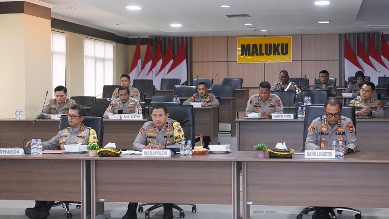 Polda Maluku, sebagai polda percontohan di wilayah timur Indonesia, akan mendirikan dapur umum untuk menyediakan Makan Bergizi Gratis bagi warga, khususnya anak sekolah, guna meningkatkan kesejahteraan dan ketahanan pangan.