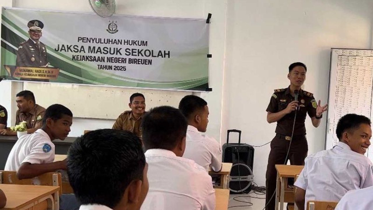 Kejaksaan Negeri Bireuen gencar melakukan penyuluhan hukum di sekolah-sekolah untuk mencegah kenakalan remaja dan meningkatkan kesadaran hukum di kalangan pelajar Aceh.