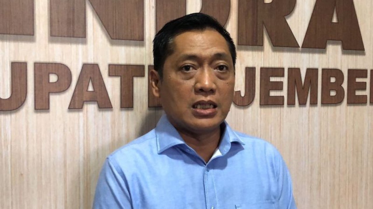 Pelantikan Bupati dan Wakil Bupati Jember terpilih, M. Fawait dan Djoko Susanto, yang semula dijadwalkan 6 Februari 2025, ditunda menjadi 20 Februari 2025 di Istana Kepresidenan Jakarta berdasarkan arahan Presiden dan Kemendagri.