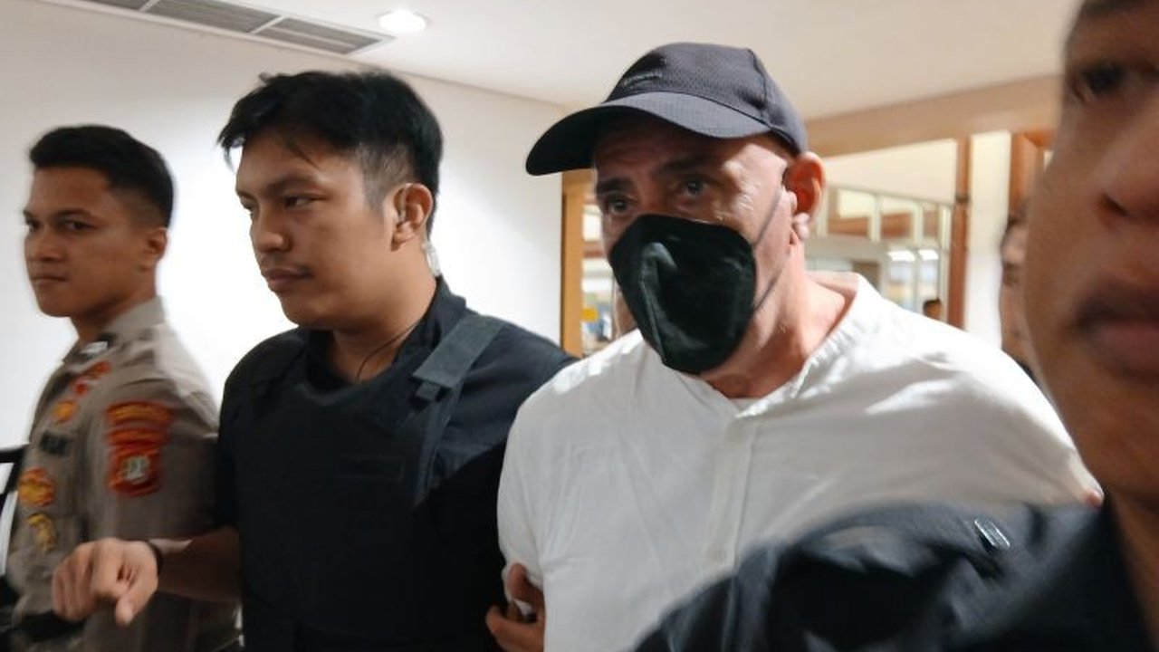 Setelah melalui proses negosiasi bilateral, Pemerintah Indonesia memulangkan Serge Atlaoui, terpidana mati kasus narkotika asal Prancis,  ke negaranya karena alasan kesehatan, dengan Prancis mengakui putusan pengadilan Indonesia.