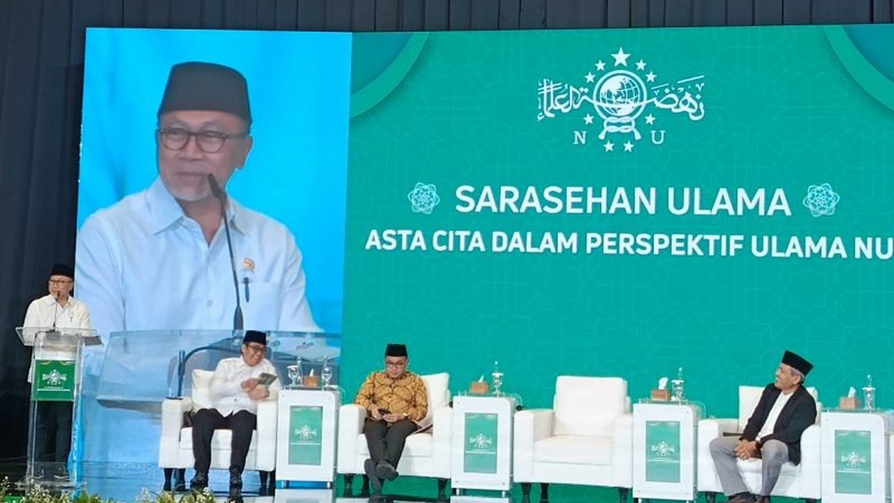 Menteri Zulkifli Hasan mengancam akan mencopot pimpinan Bulog kabupaten yang tidak menyerap gabah petani dengan harga minimal Rp6.500 per kilogram, guna menjamin penyerapan optimal hasil panen dan stabilisasi harga.