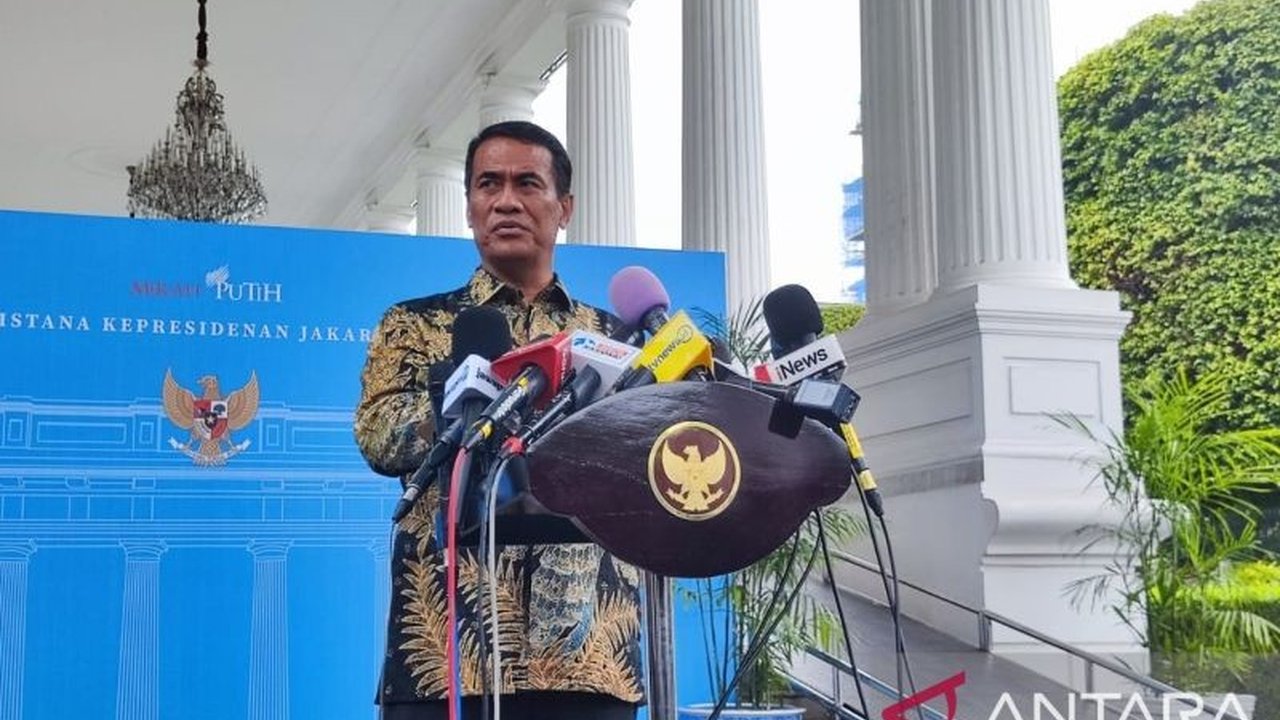 Menteri Pertanian Andi Amran Sulaiman mendorong percepatan penyerapan beras surplus untuk menjaga stabilitas harga dan kesejahteraan petani, menyusul proyeksi surplus beras hingga 4 juta ton pada April 2025.