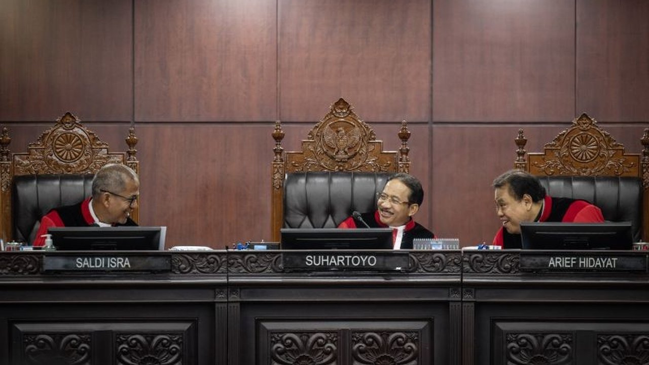 Mahkamah Konstitusi (MK) menolak tiga gugatan sengketa Pilkada Banjarbaru 2024 karena para pemohon tak memiliki kedudukan hukum, sementara satu gugatan lainnya berlanjut ke tahap pembuktian.
