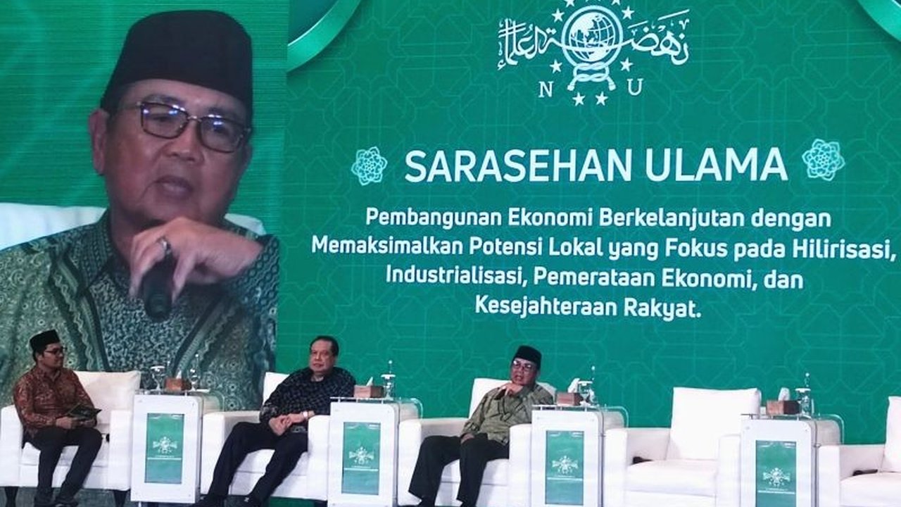 Ekonom Burhanuddin Abdullah menilai industrialisasi sumber daya alam sebagai strategi tepat untuk mendorong pertumbuhan ekonomi Indonesia di atas 8 persen, meskipun menghadapi tantangan persaingan global dan ketimpangan ekonomi.