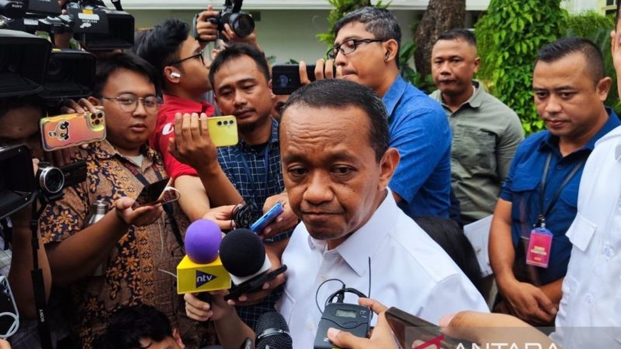 Menteri ESDM memastikan 370.000 pengecer LPG 3 kg kini resmi menjadi subpangkalan tanpa biaya,  setelah sebelumnya dilarang berjualan, guna menstabilkan distribusi dan harga.