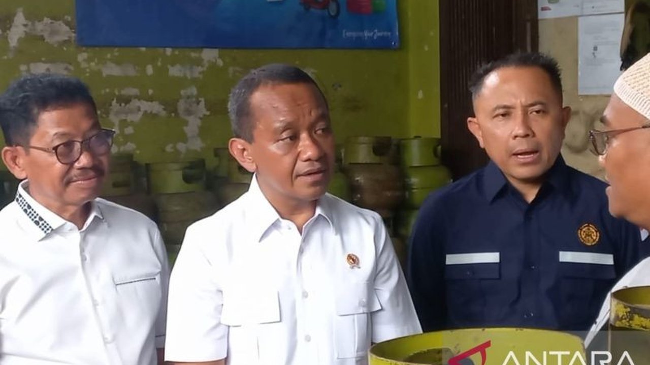Sebanyak 375.000 pengecer LPG 3 kg resmi beralih status menjadi sub-pangkalan resmi, sebagai upaya pemerintah mengatasi kelangkaan dan antrean gas melon di masyarakat.